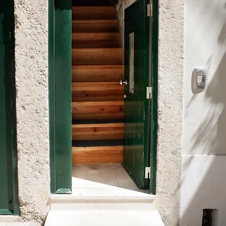 Апартаменты Alfama Orange Loft *