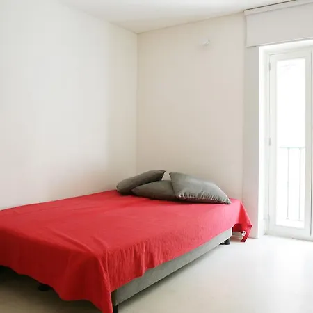 Alfama Orange Loft